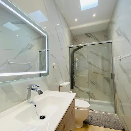 Atlantico Plaza 8a - 3 Beds - 2 Baths